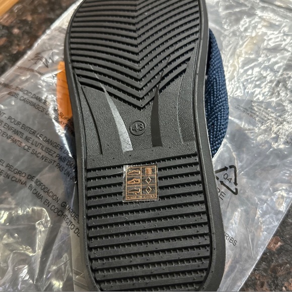 Louluen Slippers - Picture 5 of 5